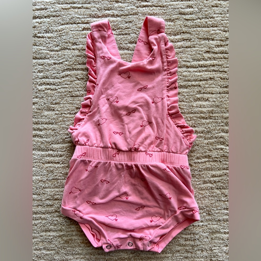 ruffle bib shortie | heart and glasses |